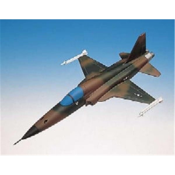 Daron Worldwide Trading Daron Worldwide Trading B3840 F-5E Tiger II 1/40 AIRCRAFT B3840